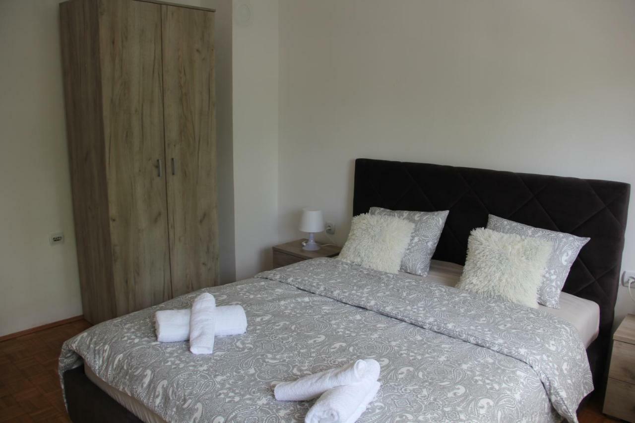 Apartman Kej Pirot Exterior foto